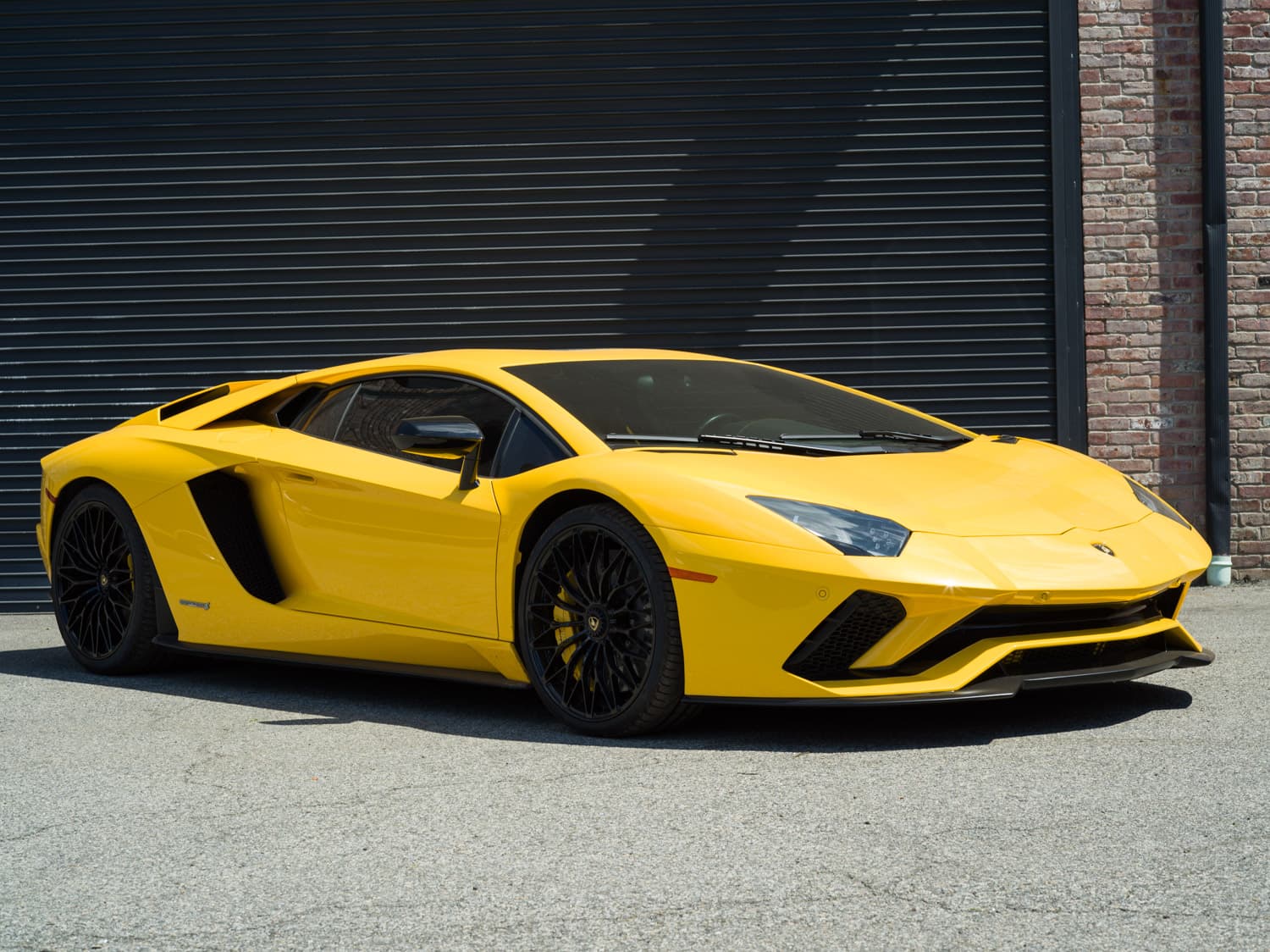 Yellow Lamborghini Aventador - Signature Auto Group luxury inventory